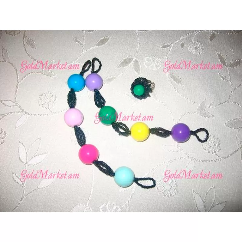 Հավաքածու գունավոր քարերով