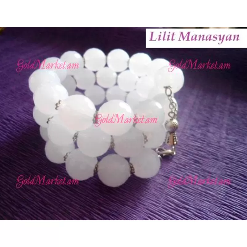 Bracelet with white stones