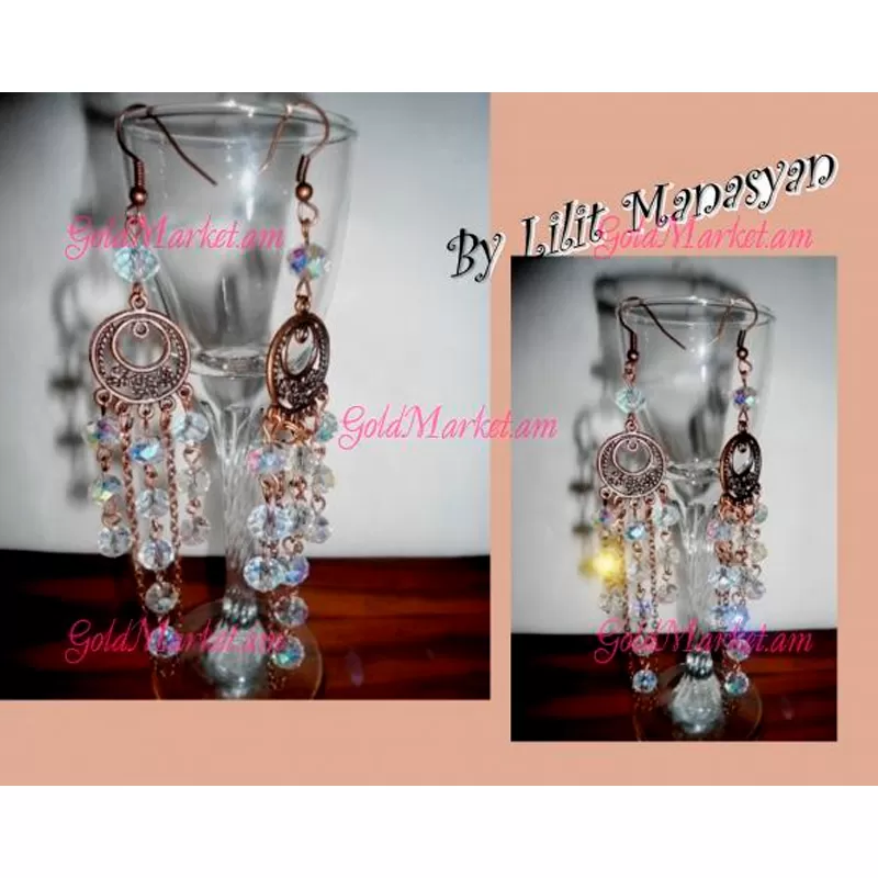 Moon-shaped drop earrings