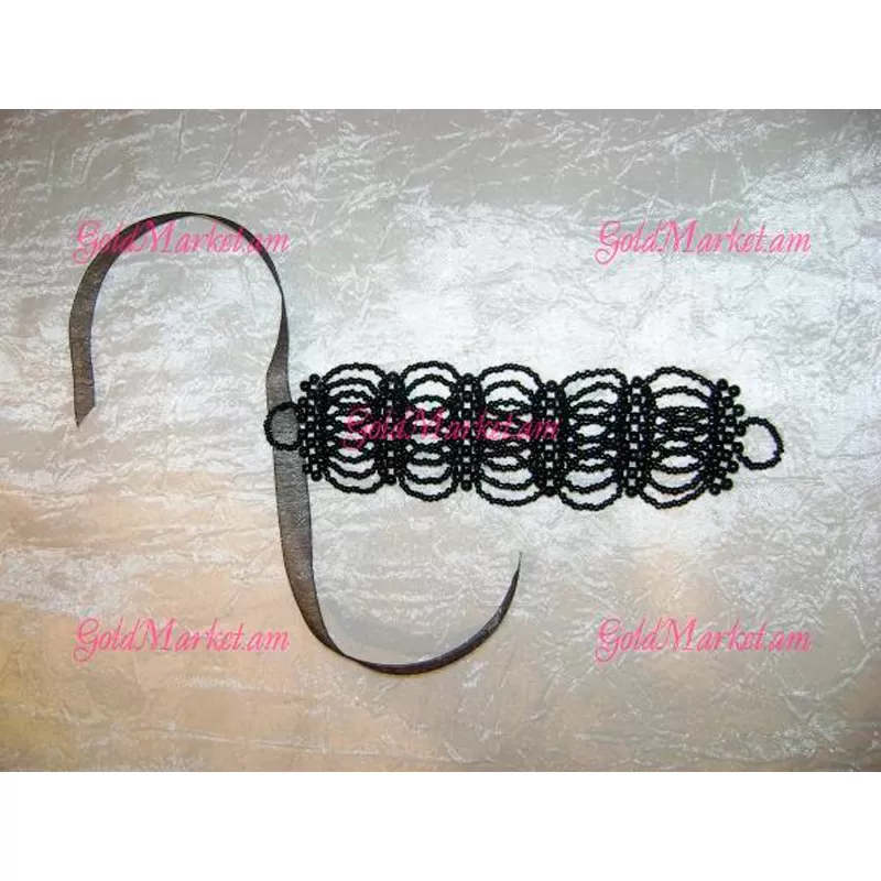 Թևնոց սև փոքր քարերով