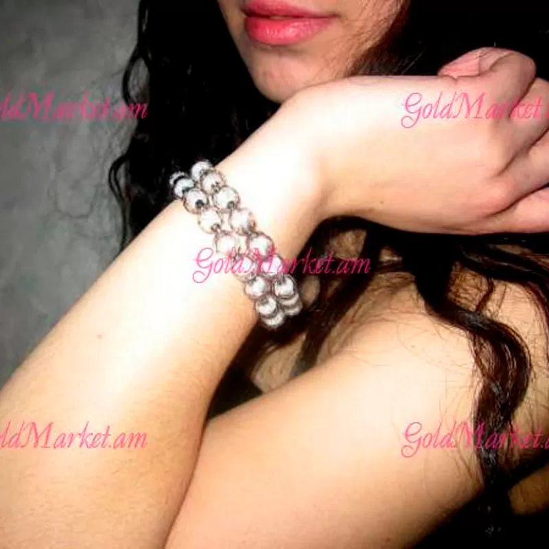 Թևնոց կլոր քարերով