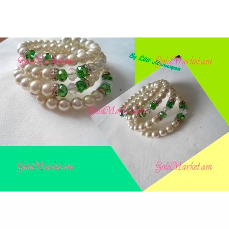 Bracelet with white and green stones